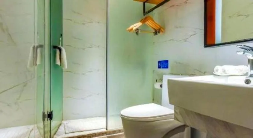 Borrman Hotel Guangzhou Quzhuang Metro Station