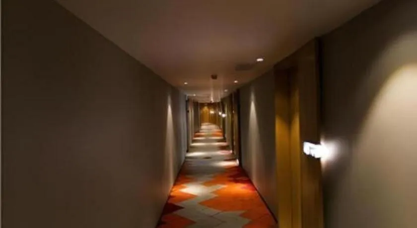 Borrman Hotel Guangzhou Quzhuang Metro Station