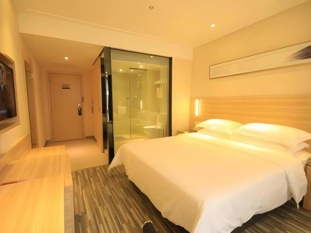 Bed in City Comfort Inn Guangzhou Zhongluotan Culture Square
