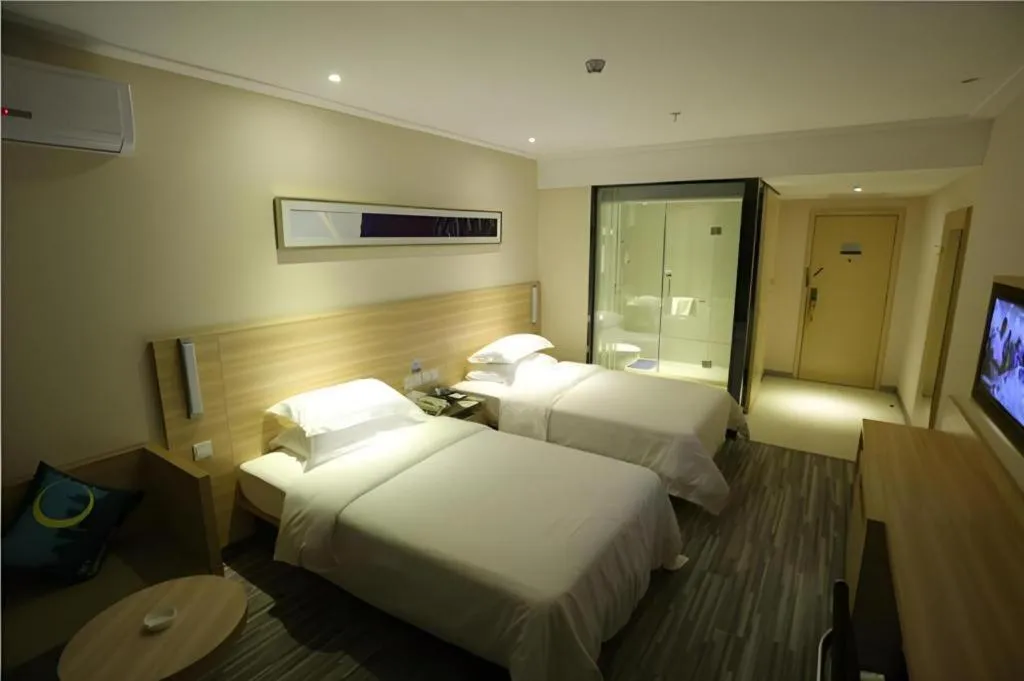 Bed in City Comfort Inn Guangzhou Zhongluotan Culture Square