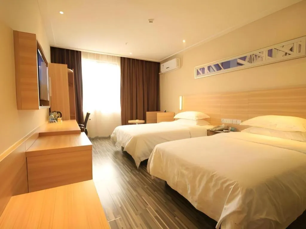 Bed in City Comfort Inn Guangzhou Zhongluotan Culture Square