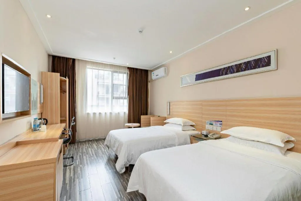 Bed in City Comfort Inn Guangzhou Zhongluotan Culture Square