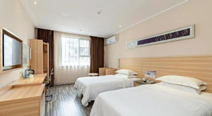 Bed in City Comfort Inn Guangzhou Zhongluotan Culture Square