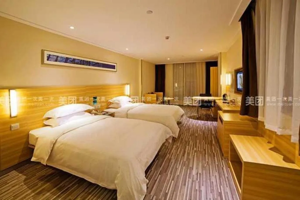 Bed in City Comfort Inn Guangzhou Zhongluotan Culture Square