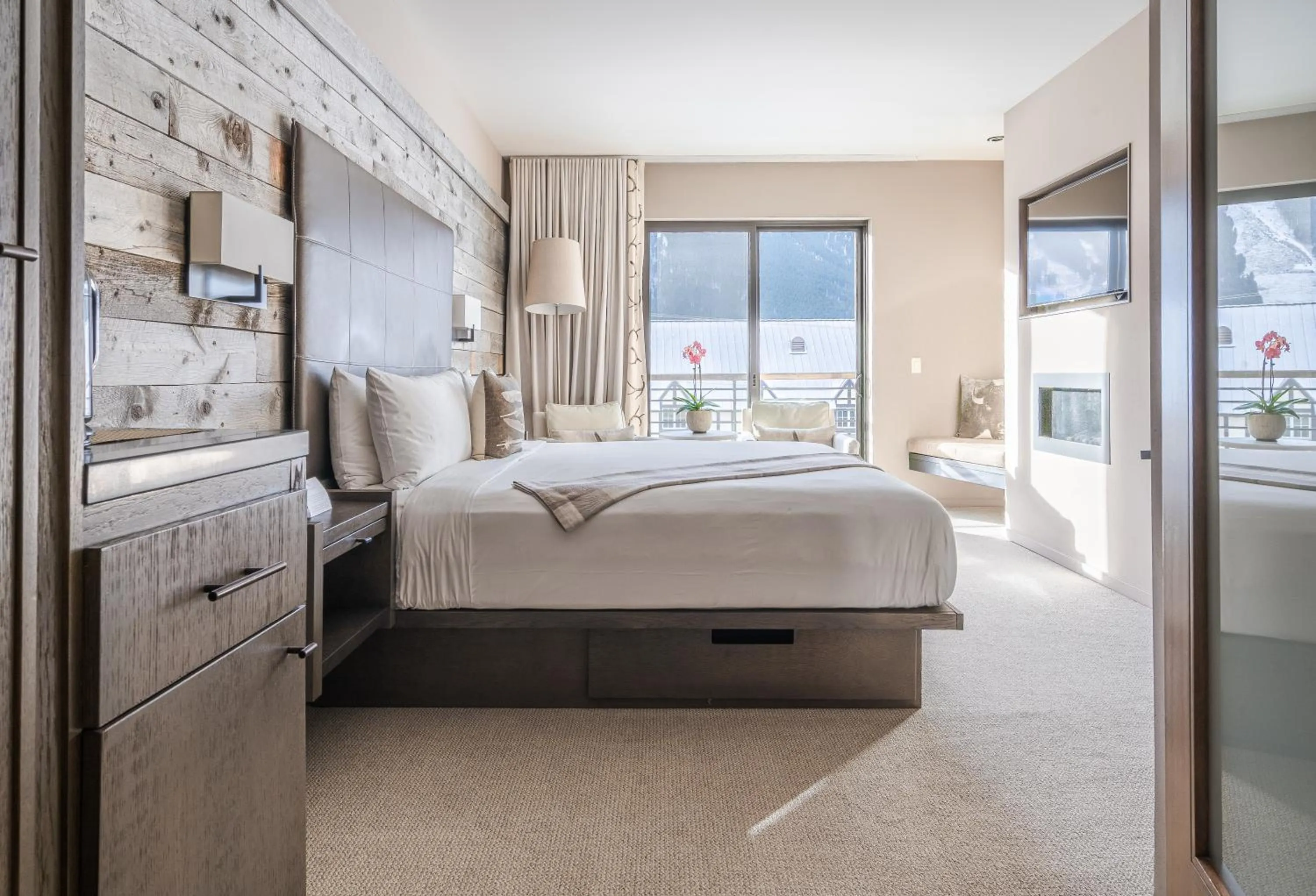 Balcony/Terrace, Bed in Hotel Jackson