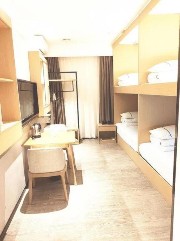 Bed in City Comfort Inn Guangzhou Shisanhang Shachong Metro Station