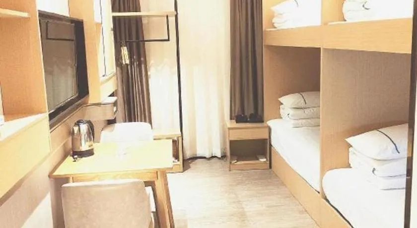 Bed in City Comfort Inn Guangzhou Shisanhang Shachong Metro Station