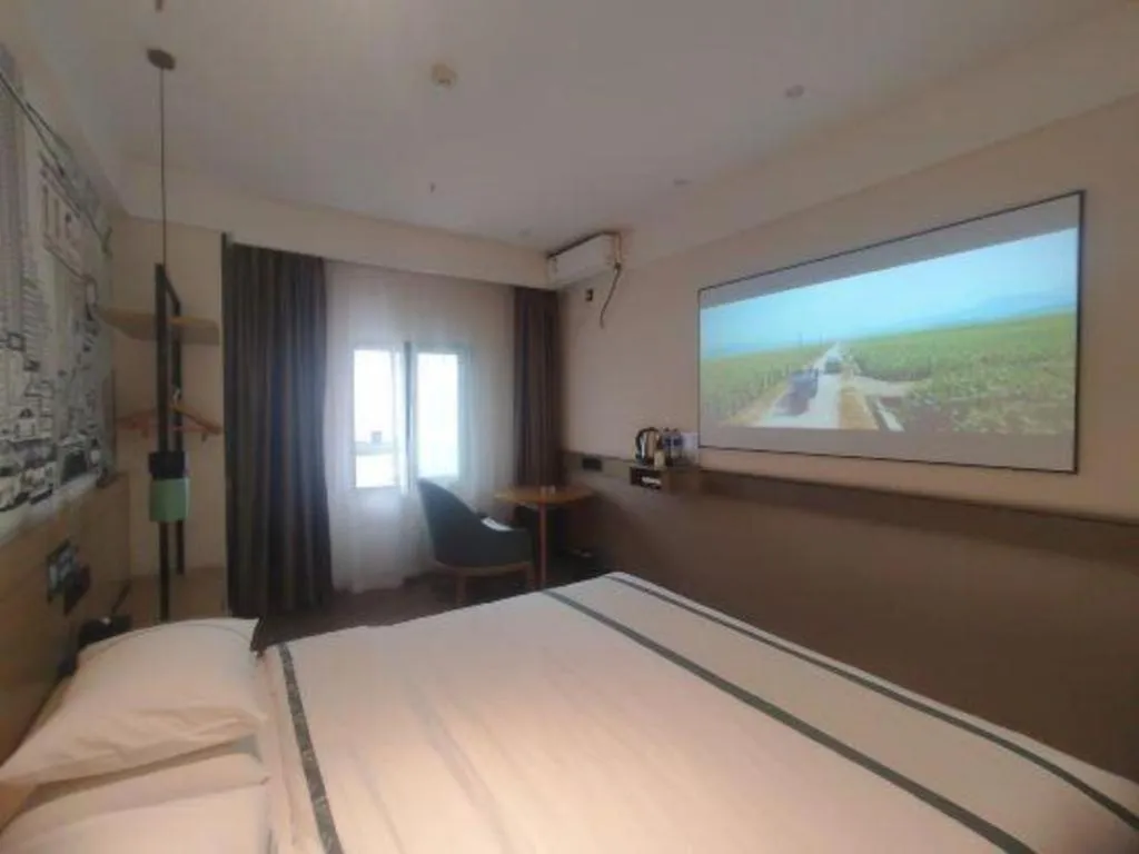 Bed in City Comfort Inn Guangzhou Shisanhang Shachong Metro Station