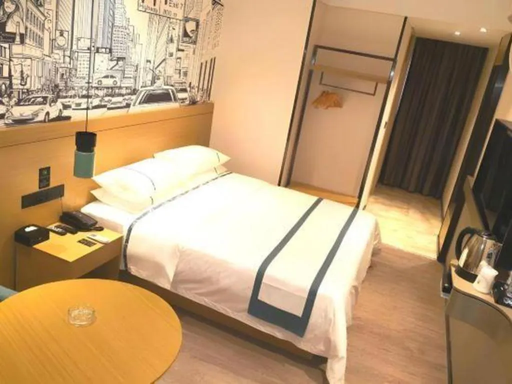 Bed in City Comfort Inn Guangzhou Shisanhang Shachong Metro Station