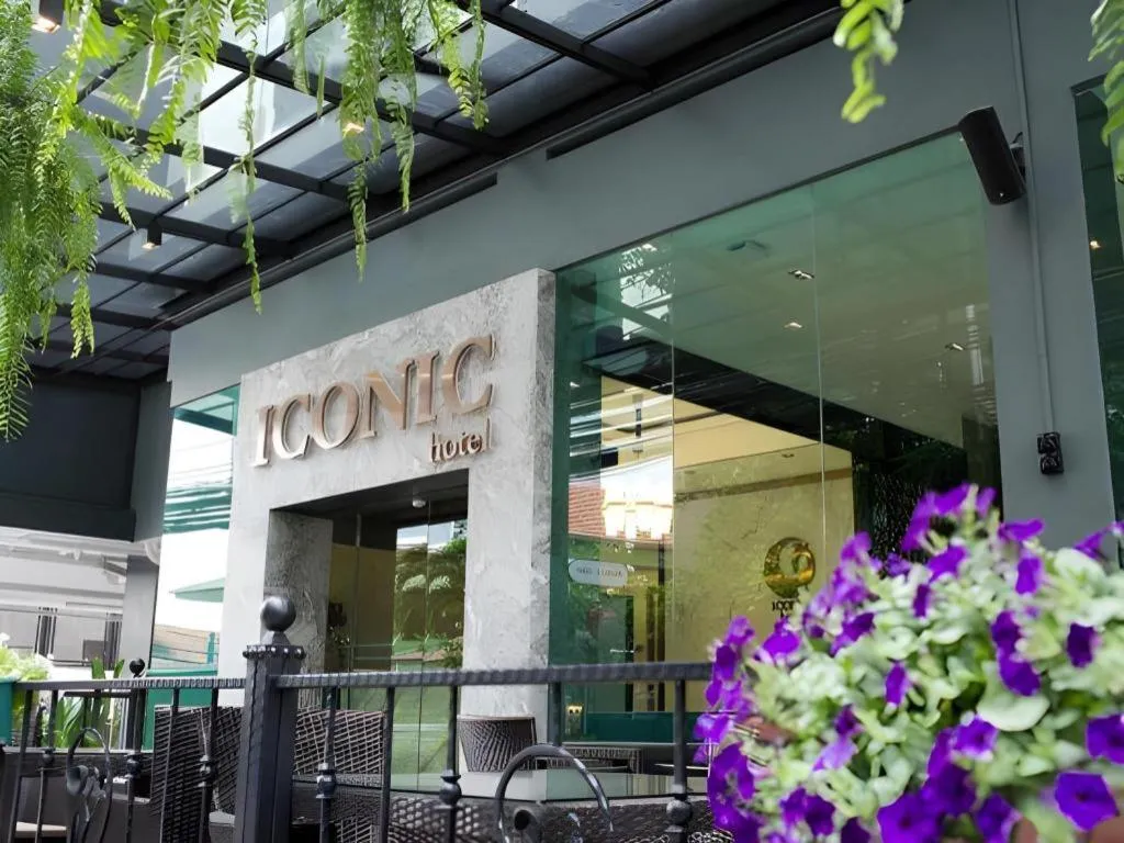 Iconic Hotel