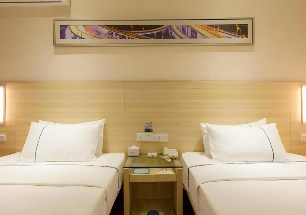 Bed in City Comfort Inn Wuhan Jiefang Avenue Xinrong Light Rail Station