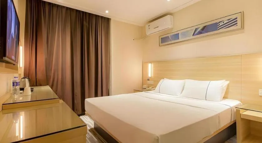 Bed in City Comfort Inn Wuhan Jiefang Avenue Xinrong Light Rail Station