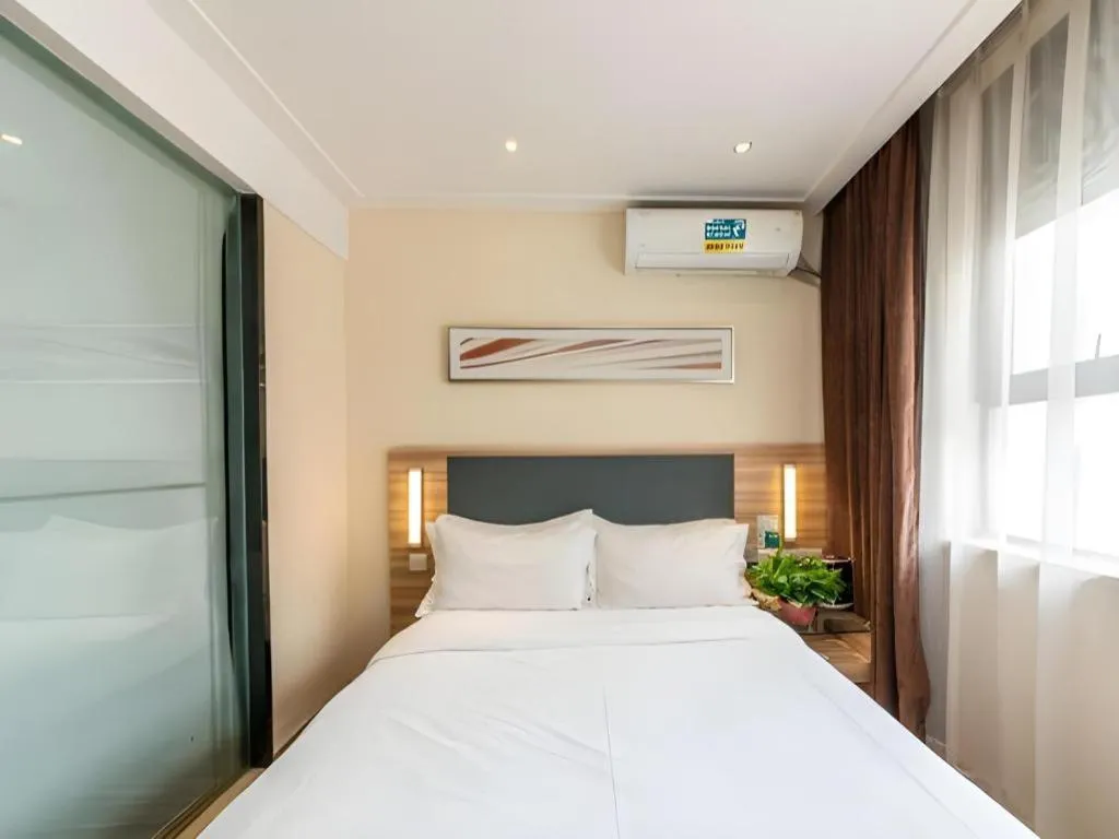 Bed in City Comfort Inn Zhengzhou Railway Station Erqi Square