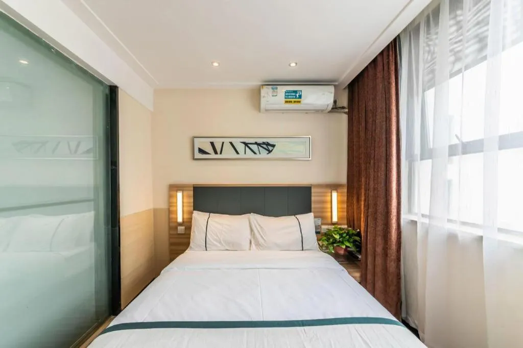 Bed in City Comfort Inn Zhengzhou Railway Station Erqi Square