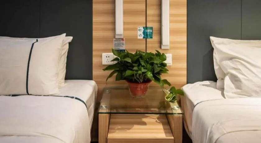 Bed in City Comfort Inn Zhengzhou Railway Station Erqi Square