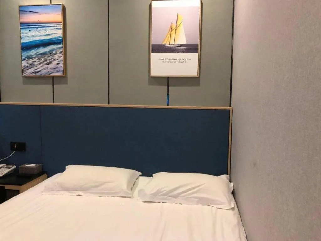 Bed in City Comfort Inn Zhengzhou Railway Station Erqi Square