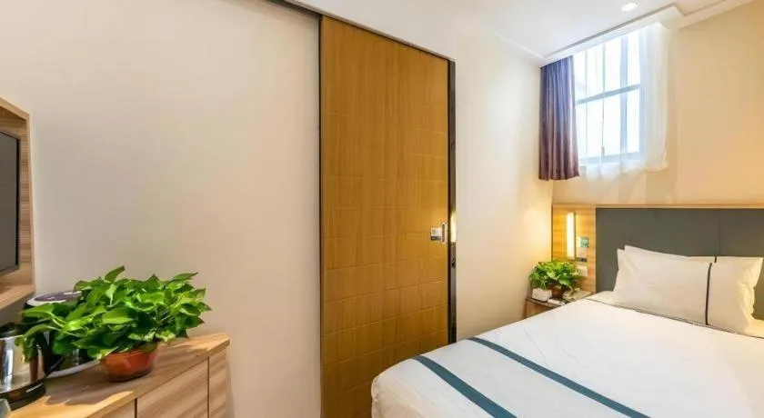 Bed in City Comfort Inn Zhengzhou Railway Station Erqi Square