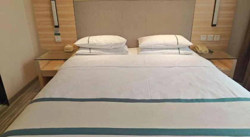 Bed in City Comfort Inn Zhongshan Nanqu Subdistrict Yong'an Square