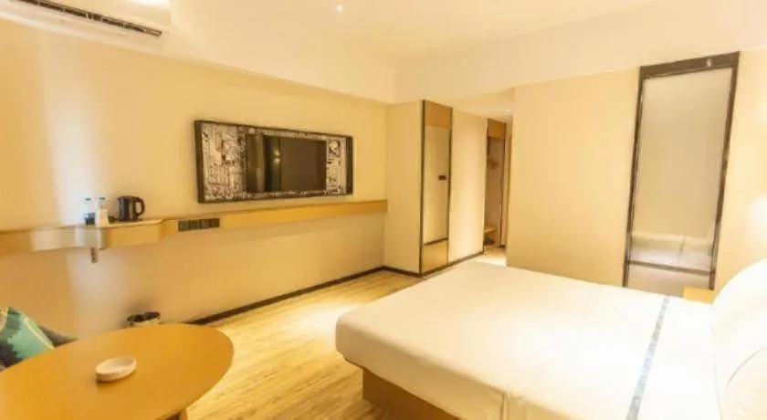 Bed in City Comfort Inn Haikou Zhongjie Road Walking Street