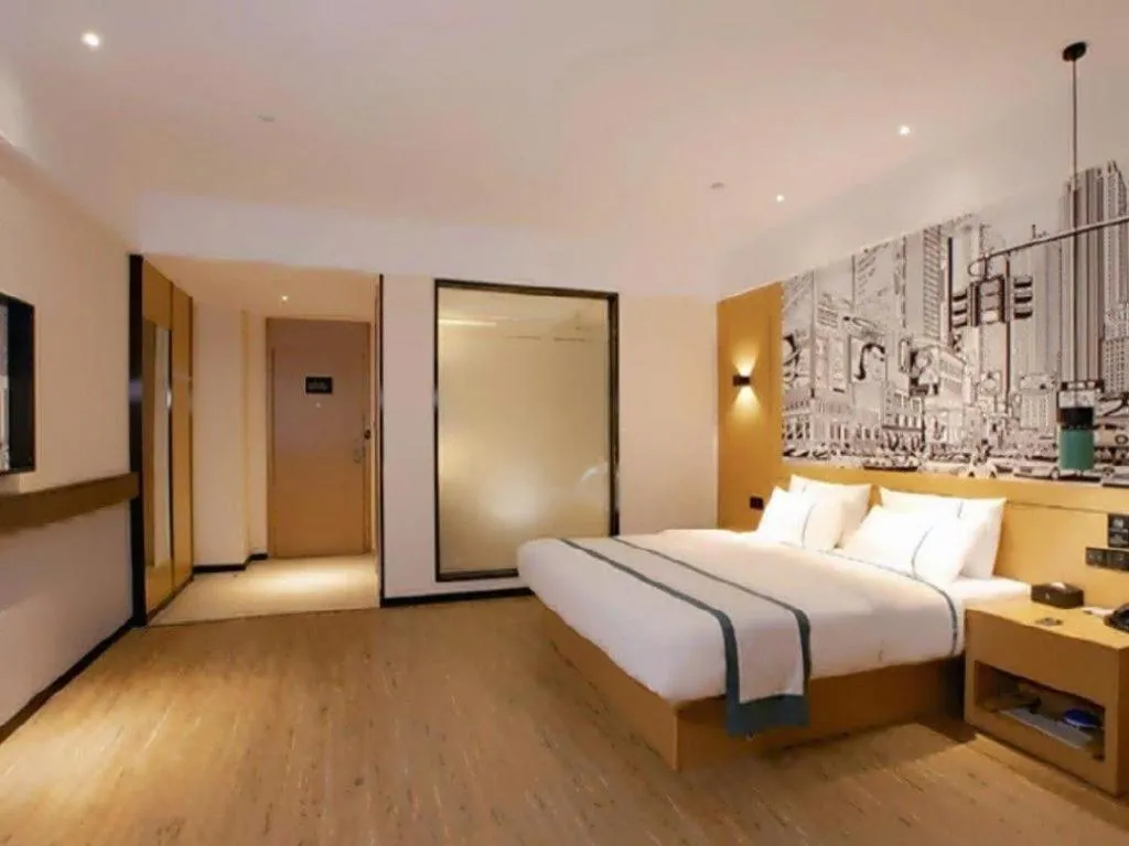 Bed in City Comfort Inn Haikou Zhongjie Road Walking Street