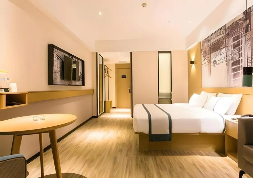 Bed in City Comfort Inn Haikou Zhongjie Road Walking Street