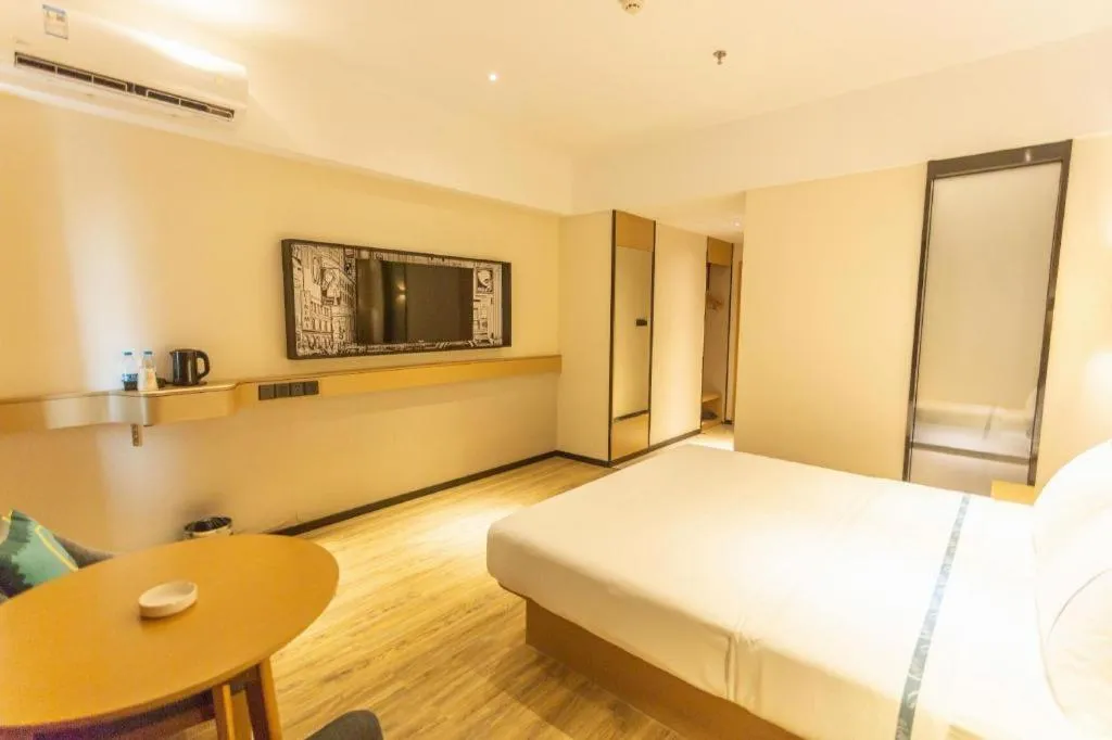 Bed in City Comfort Inn Haikou Zhongjie Road Walking Street