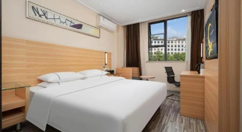 Bed in City Comfort Inn Wuhan Huanghe Tower Shouyi Metro Station