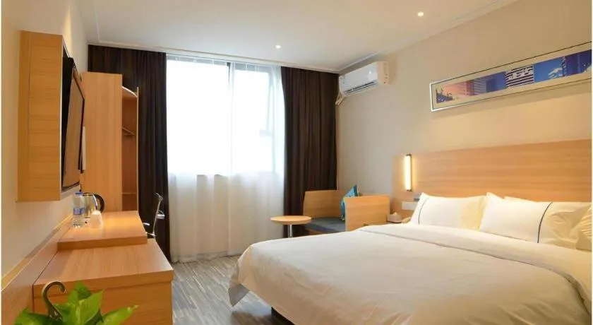 Bed in City Comfort Inn Wuhan Huanghe Tower Shouyi Metro Station