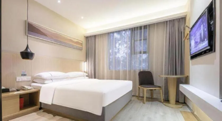 Bed in City Comfort Inn Wuhan Central China Normal University Dahuquan Metro Station