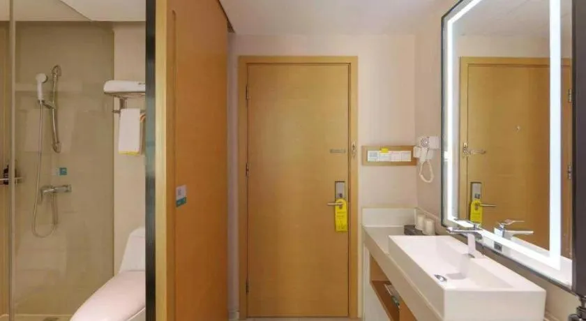 City Comfort Inn Wuhan Central China Normal University Dahuquan Metro Station