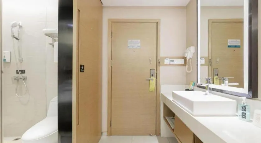 City Comfort Inn Wuhan Central China Normal University Dahuquan Metro Station