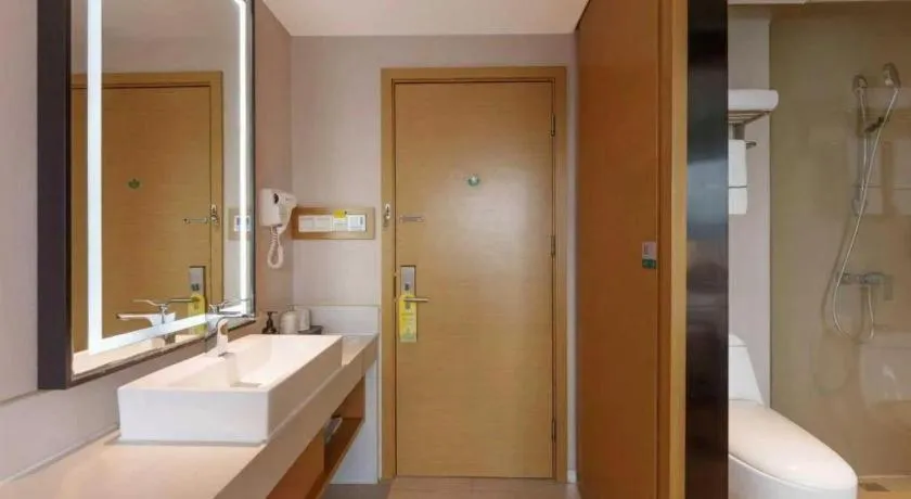 City Comfort Inn Wuhan Central China Normal University Dahuquan Metro Station