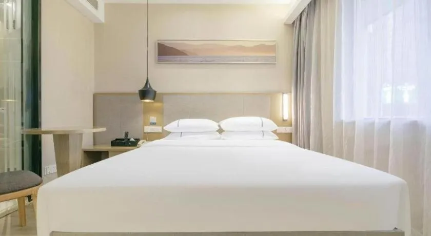 Bed in City Comfort Inn Wuhan Central China Normal University Dahuquan Metro Station