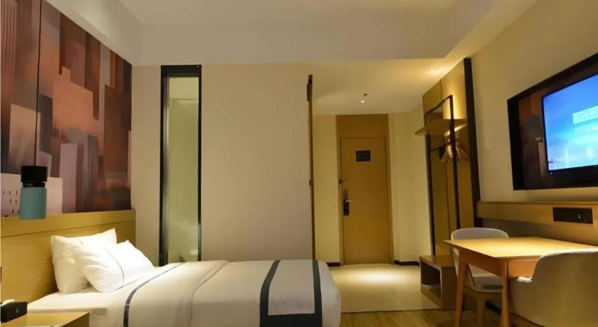 Bed in City Comfort Inn Wuhan Optics Valley OuYada Yangjiawan Metro Station