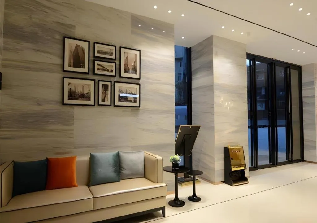 City Comfort Inn Wuhan Optics Valley OuYada Yangjiawan Metro Station