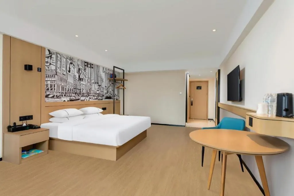 Bed in City Comfort Inn Wuhan Optics Valley OuYada Yangjiawan Metro Station