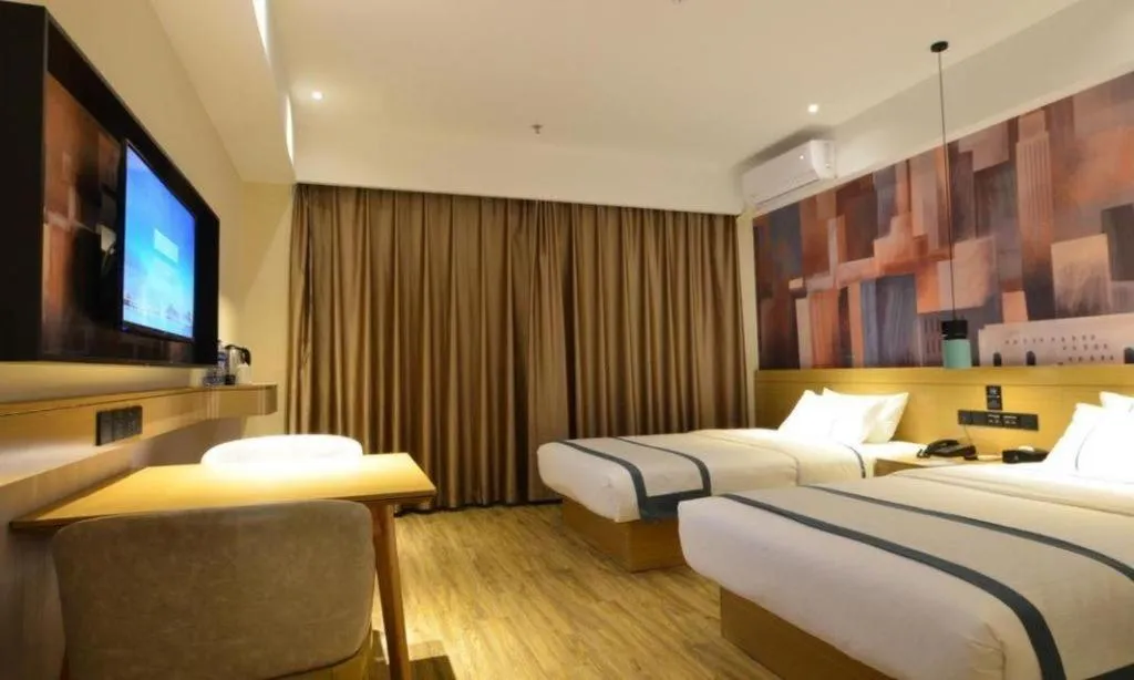 Bed in City Comfort Inn Wuhan Optics Valley OuYada Yangjiawan Metro Station