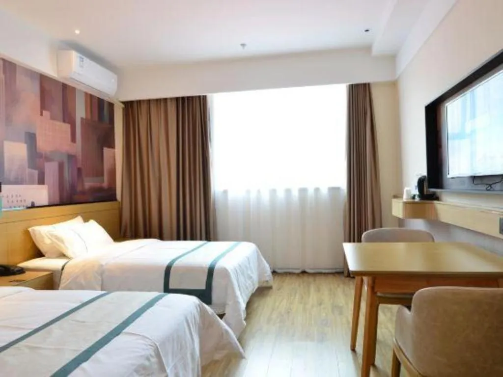 Bed in City Comfort Inn Wuhan Optics Valley OuYada Yangjiawan Metro Station