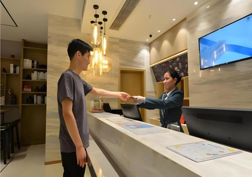 City Comfort Inn Wuhan Optics Valley OuYada Yangjiawan Metro Station