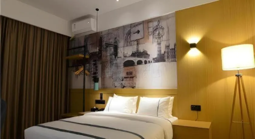 Bed in City Comfort Inn Wuhan Optics Valley OuYada Yangjiawan Metro Station