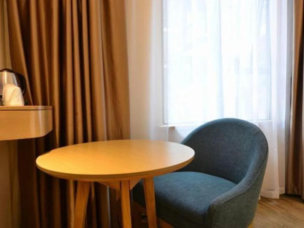 City Comfort Inn Wuhan Optics Valley OuYada Yangjiawan Metro Station