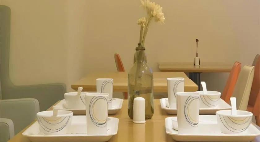 City Comfort Inn Wuhan Optics Valley OuYada Yangjiawan Metro Station