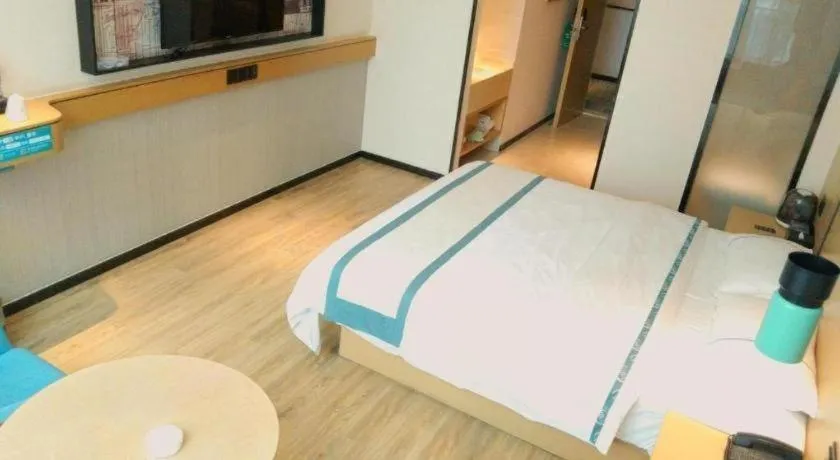 Bed in City Comfort Inn Chengdu Wenjiang University Town Fengxi River Metro Station