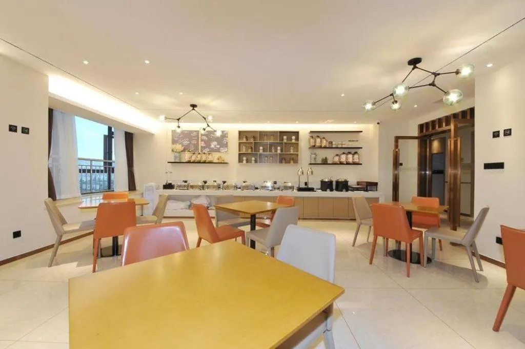 City Comfort Inn Chengdu Wenjiang University Town Fengxi River Metro Station