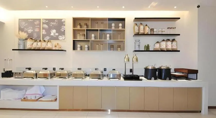 City Comfort Inn Chengdu Wenjiang University Town Fengxi River Metro Station