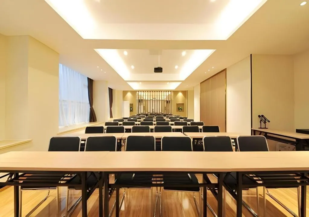 City Comfort Inn Chengdu Wenjiang University Town Fengxi River Metro Station