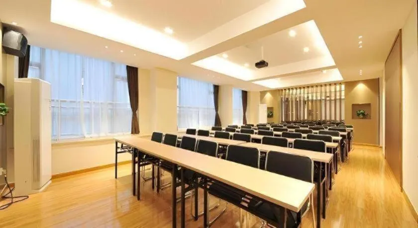 City Comfort Inn Chengdu Wenjiang University Town Fengxi River Metro Station