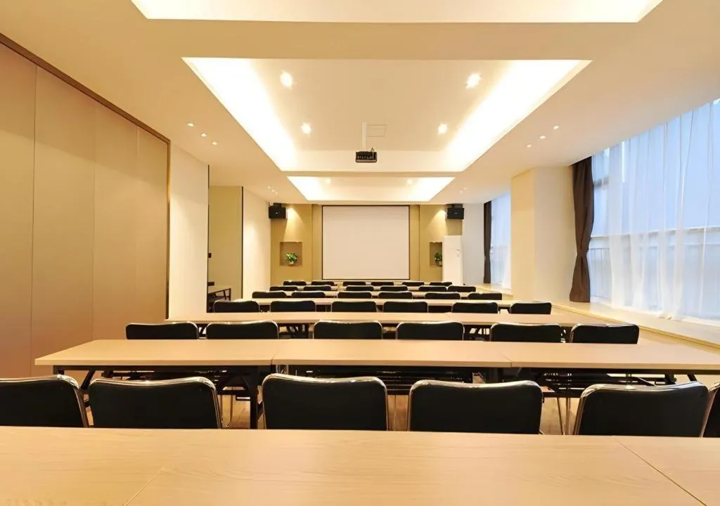 City Comfort Inn Chengdu Wenjiang University Town Fengxi River Metro Station