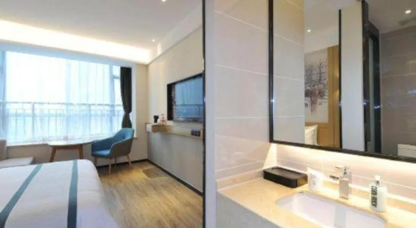 Bed in City Comfort Inn Chengdu Wenjiang University Town Fengxi River Metro Station