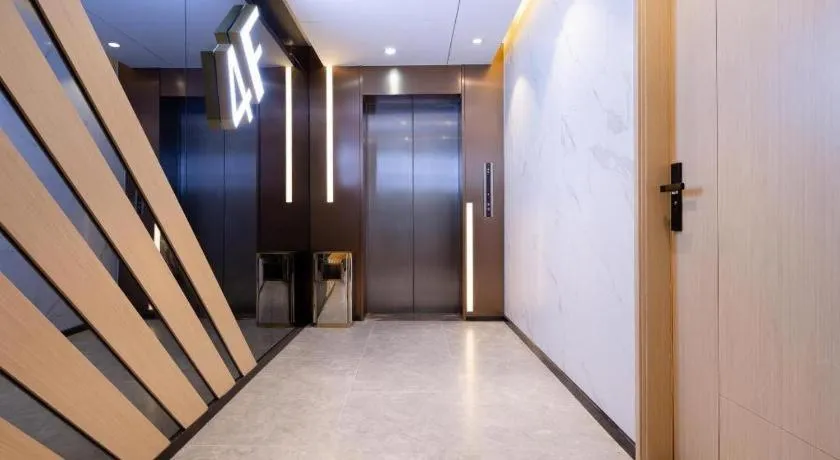 ZMAX Hotels Shenzhen Lianhuacun Metro Station